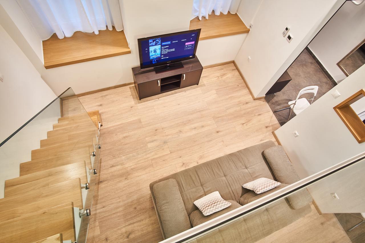 V27 Apartment | Hostaid Budapest Eksteriør billede
